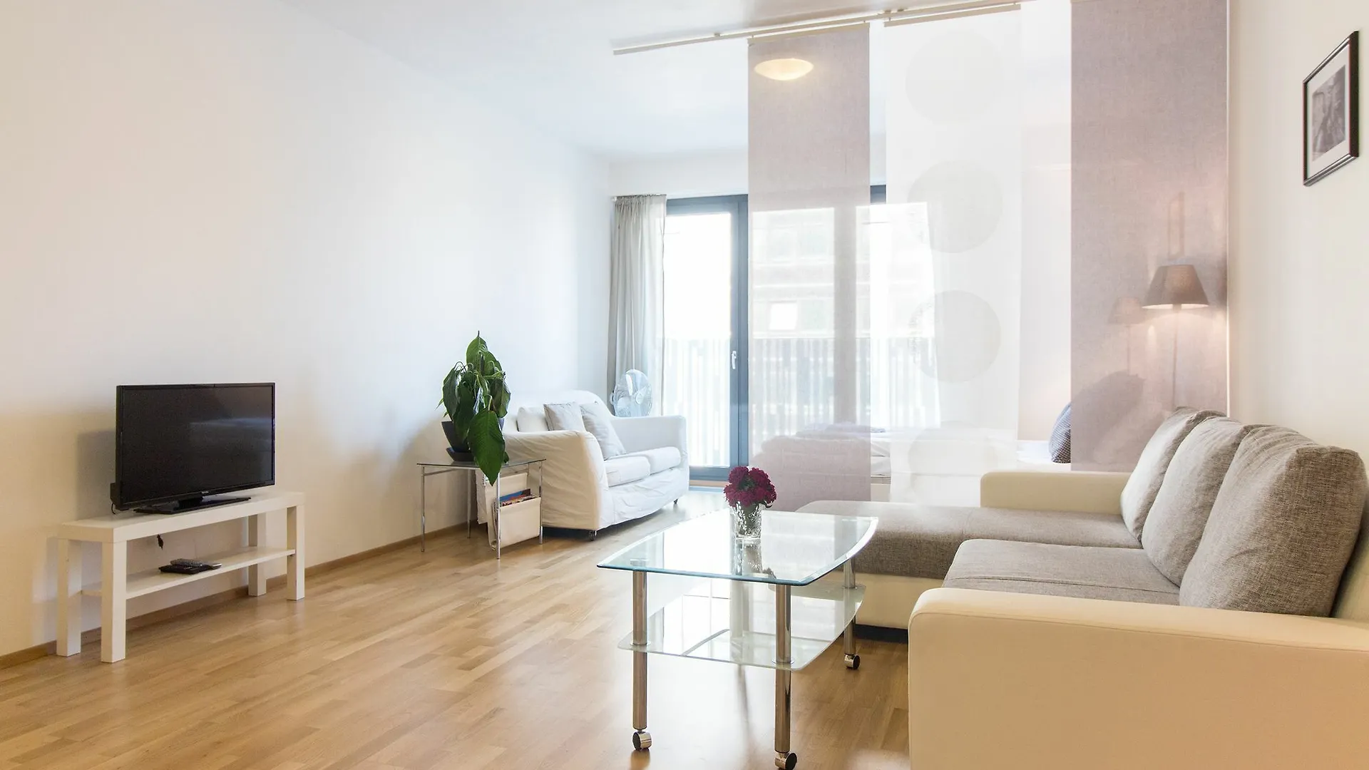 New Modern Apartment With Zizkov Parking Praga